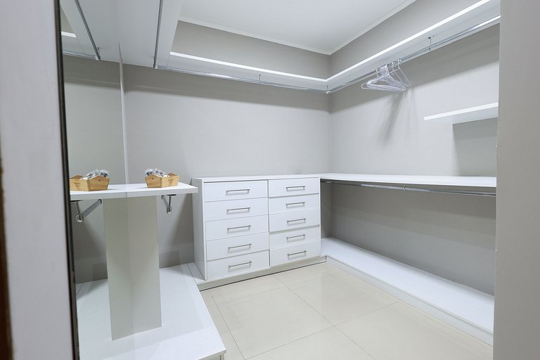 Versati – 2-Bedroom Apartment near Hangar